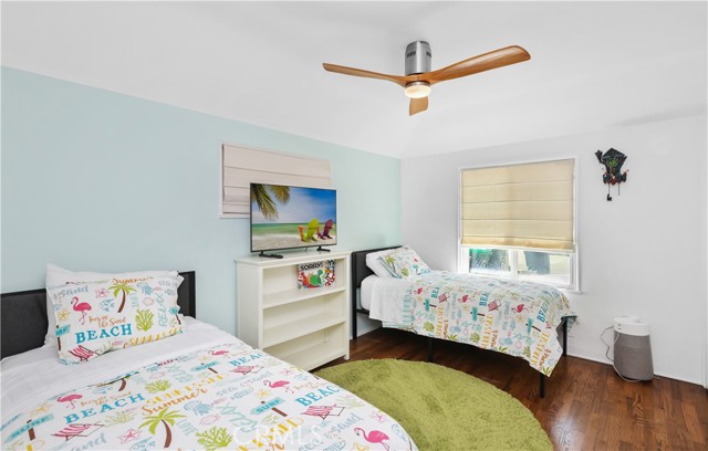 1029 Glenneyre Street, Laguna Beach CA: https://media.crmls.org/medias/34072796-6bb9-45fd-94de-822bef900483.jpg