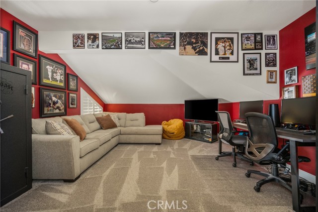 Detail Gallery Image 22 of 32 For 995 S Silver Star Way, Anaheim,  CA 92808 - 3 Beds | 2/1 Baths