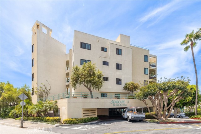 530 The Village, Redondo Beach, California 90277, 3 Bedrooms Bedrooms, ,3 BathroomsBathrooms,Residential,Sold,The Village,SB22152476