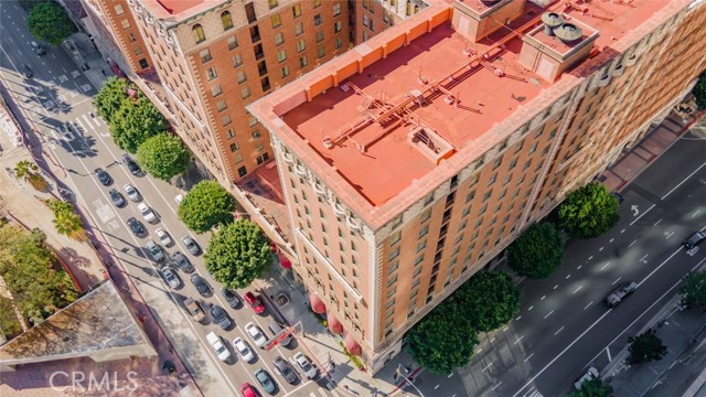 515 S Olive Street, Los Angeles CA: https://media.crmls.org/medias/340a0147-27a1-4d35-8227-87cbe9c2a528.jpg