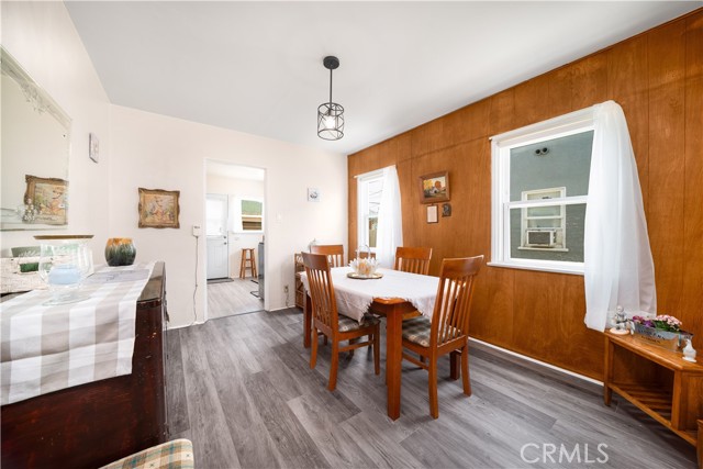 5870 Lemon Avenue, Long Beach CA: https://media.crmls.org/medias/340abba2-7dd3-463a-a478-1224c66cddeb.jpg
