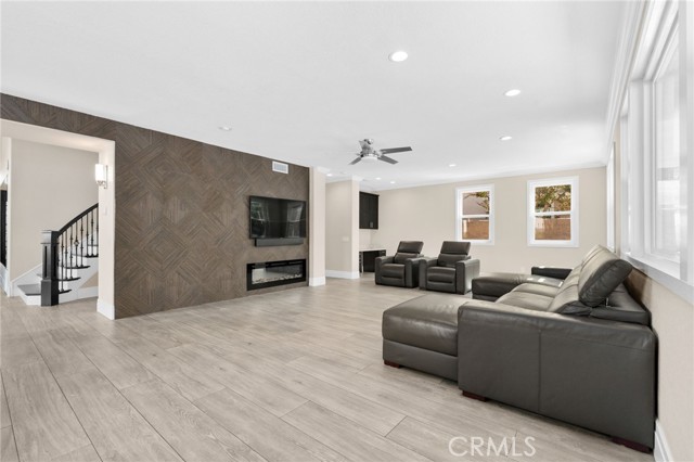 Detail Gallery Image 7 of 68 For 928 Trovita, Corona,  CA 92881 - 4 Beds | 3 Baths