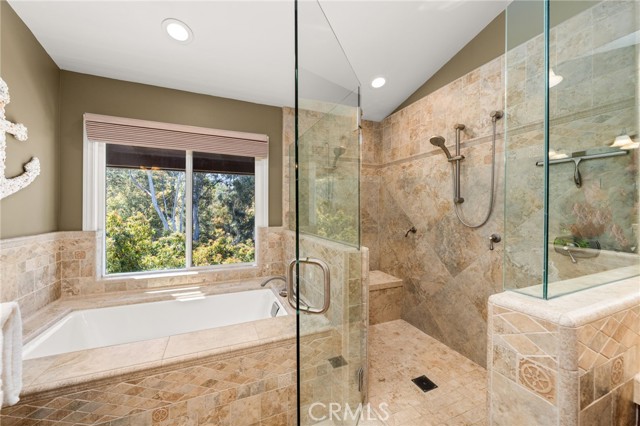 2465 Via Oeste Drive, Fallbrook CA: https://media.crmls.org/medias/340c4648-00b2-4291-9071-aed48fd96cb3.jpg