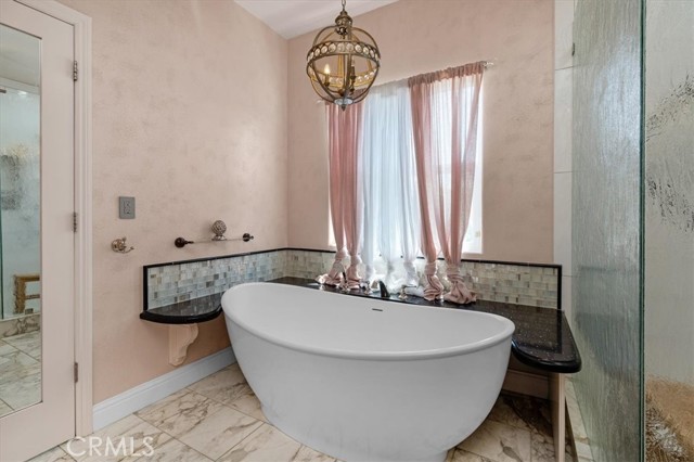 13715 E Nebraska Avenue, Kingsburg CA: https://media.crmls.org/medias/340c8d00-dd06-4da4-9002-b73405b7da0c.jpg