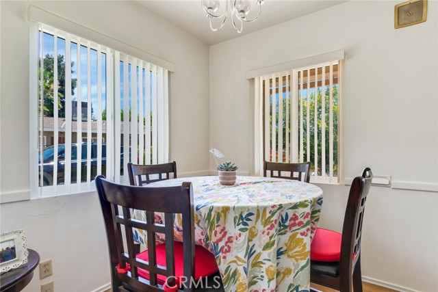 28 N Michigan Street, Redlands CA: https://media.crmls.org/medias/340d57ad-7bce-4b52-a525-12deb535e00a.jpg