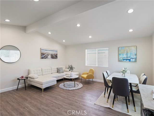 Detail Gallery Image 9 of 33 For 15803 Chatsworth St, Granada Hills,  CA 91344 - 3 Beds | 2 Baths