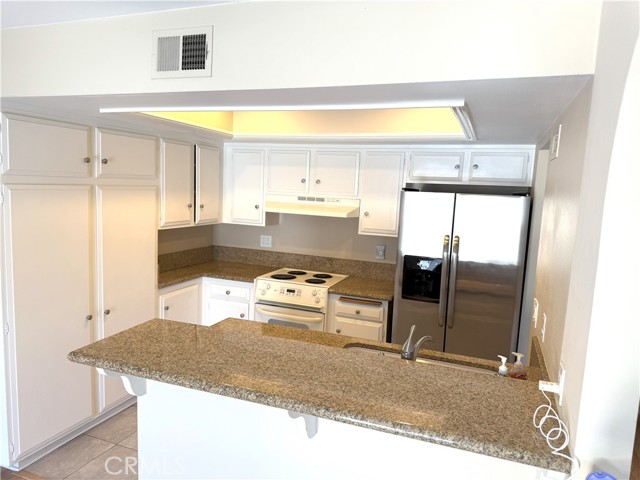 Detail Gallery Image 8 of 18 For 9674 Paseo De Oro, Cypress,  CA 90630 - 3 Beds | 2 Baths
