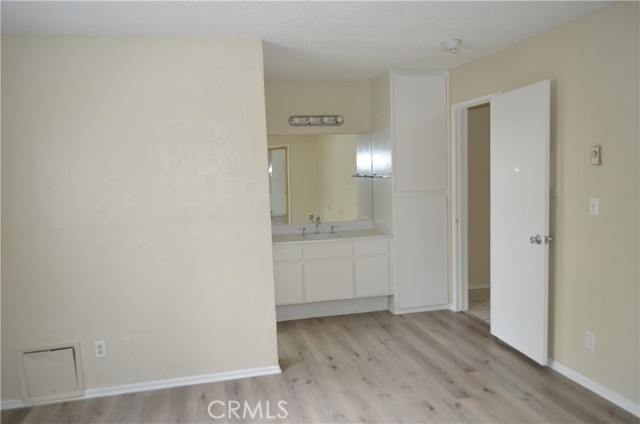 7028 Alabama Avenue, Canoga Park CA: https://media.crmls.org/medias/340ecc5f-a9c7-4996-82b5-73fbfe31e4f9.jpg