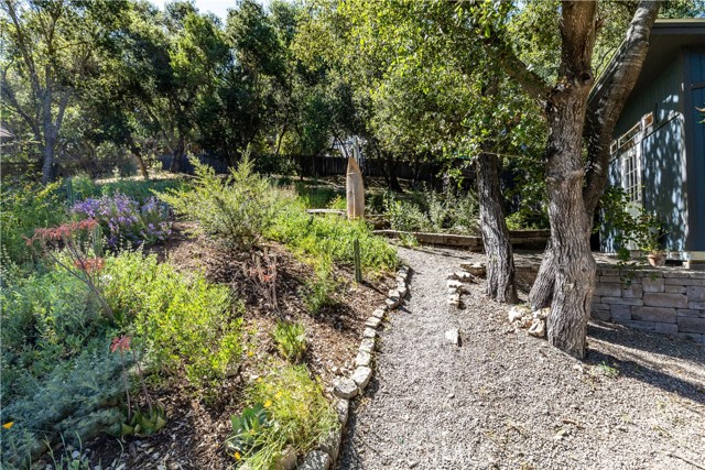 7900 San Clemente Avenue, Atascadero CA: https://media.crmls.org/medias/340f16d4-7eb8-47a2-b855-589c6d3173d0.jpg
