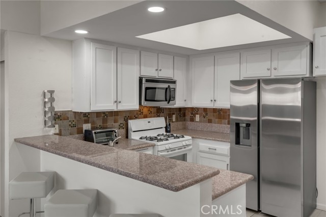 Detail Gallery Image 13 of 39 For 10943 Laurel Canyon #B9,  San Fernando,  CA 91340 - 2 Beds | 2 Baths