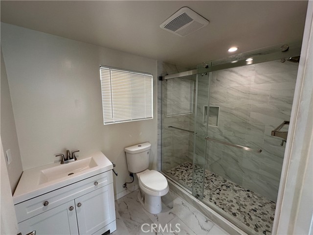 Detail Gallery Image 6 of 9 For 5014 Kester Ave, Sherman Oaks,  CA 91403 - 0 Beds | 1 Baths