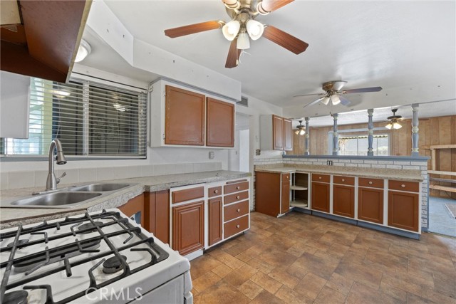 Detail Gallery Image 8 of 29 For 205 Suzanne Ln, Taft,  CA 93268 - 4 Beds | 2 Baths