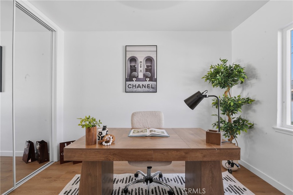 https://media.crmls.org/medias/341109bd-d354-4743-a896-6747e279fdc5.jpg?preset=X-Large