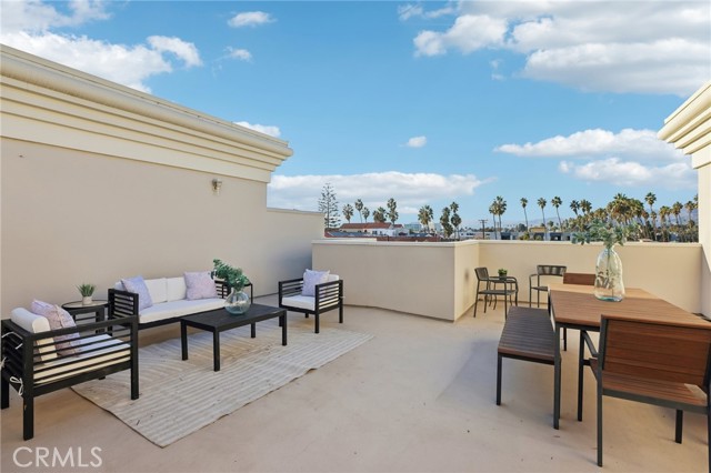Detail Gallery Image 55 of 67 For 1040 4th #407,  Santa Monica,  CA 90403 - 3 Beds | 3/1 Baths