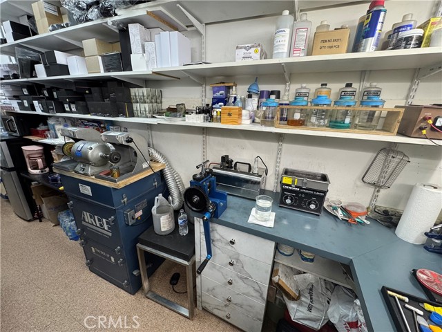 217 Stonewood Street, Downey CA: https://media.crmls.org/medias/3411227e-67e7-4f24-ba25-588124737607.jpg