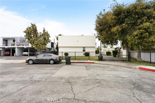 Detail Gallery Image 3 of 16 For 667 Glenfinnan Ave, Azusa,  CA 91702 - – Beds | – Baths