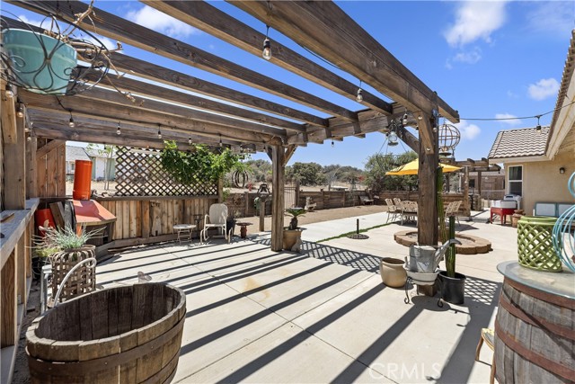 8328 Chateau Road, Phelan CA: https://media.crmls.org/medias/341251ff-b1a1-437b-bd95-4b287d866e78.jpg