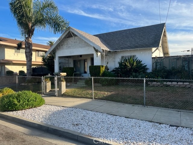 566 Laurel Ave, Pomona, CA 91768