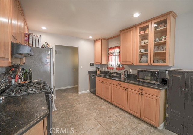 543 E Hopkins Avenue, Fresno CA: https://media.crmls.org/medias/341328e9-6109-4044-92c4-081382ced5e3.jpg