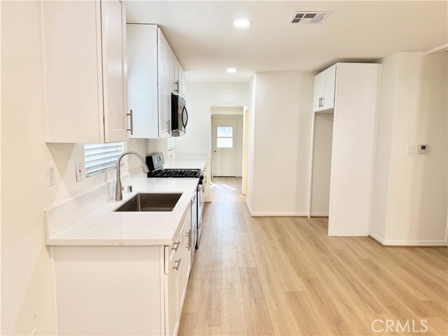 Detail Gallery Image 10 of 38 For 520 W California, Glendale,  CA 91203 - – Beds | – Baths