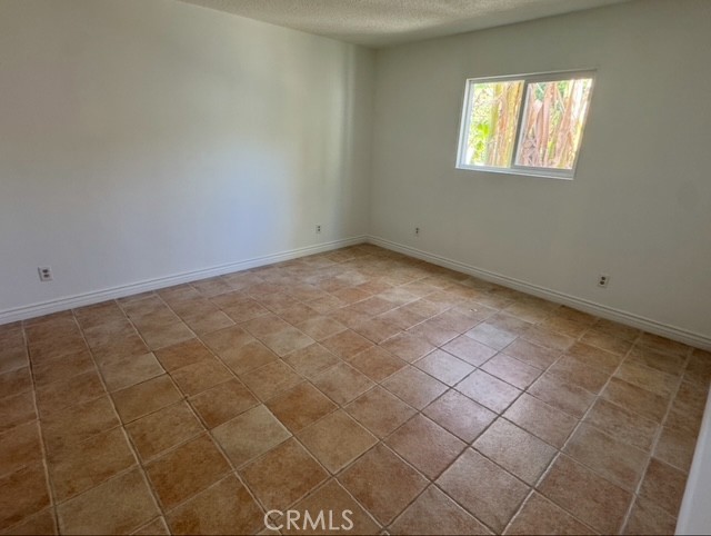 Detail Gallery Image 14 of 20 For 7514 Beckford Ave, Reseda,  CA 91335 - 8 Beds | 5 Baths