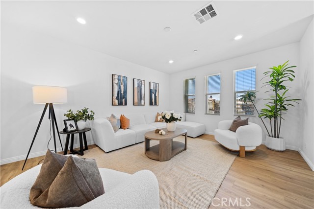 Detail Gallery Image 17 of 37 For 188 Fixie, Irvine,  CA 92618 - 3 Beds | 3/1 Baths