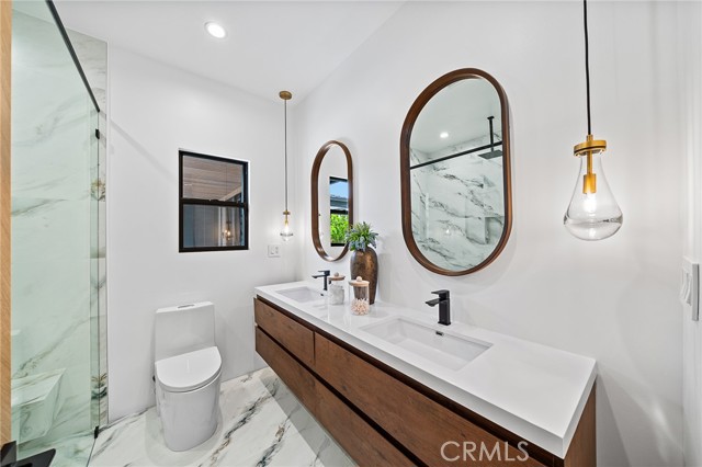 19750 Wells Drive, Woodland Hills CA: https://media.crmls.org/medias/34156dde-eec1-4284-81b0-b7822dcc2a94.jpg