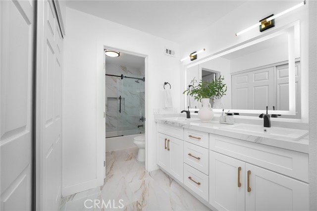 Detail Gallery Image 16 of 27 For 102 Intrepid, Newport Beach,  CA 92663 - 4 Beds | 3 Baths