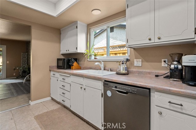 Detail Gallery Image 11 of 39 For 929 Christi Ln, Chico,  CA 95973 - 3 Beds | 2 Baths