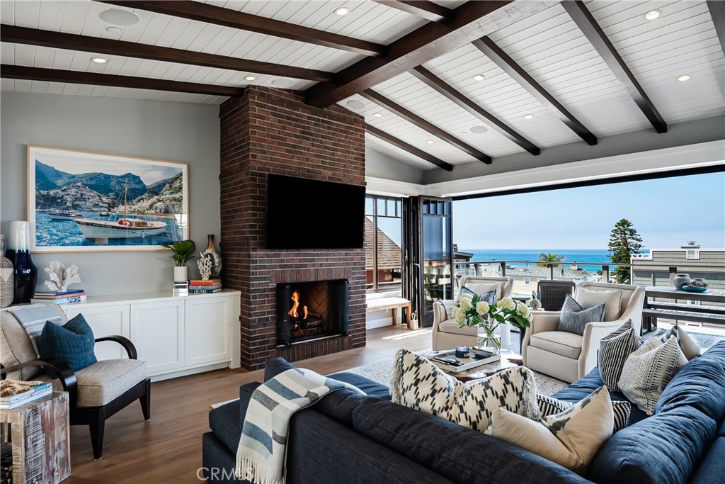 2418 Myrtle Avenue, Hermosa Beach, CA 90254