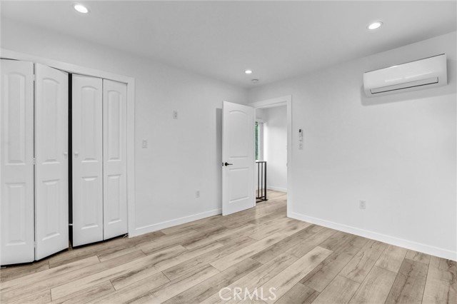 Detail Gallery Image 14 of 18 For 22022 Buena Ventura, Woodland Hills,  CA 91364 - 2 Beds | 1/1 Baths