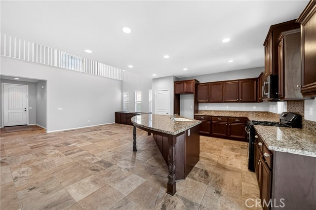 Detail Gallery Image 18 of 55 For 11775 Silver Birch Rd, Corona,  CA 92883 - 4 Beds | 3 Baths