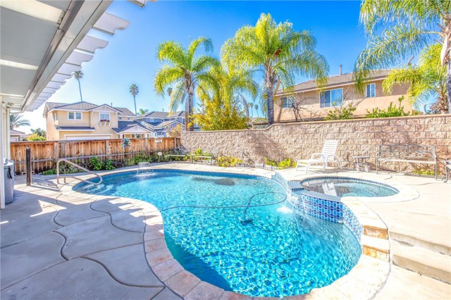 Detail Gallery Image 4 of 28 For 2821 Parksquare, Pomona,  CA 91767 - 4 Beds | 2/1 Baths