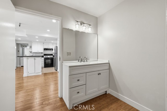 Detail Gallery Image 14 of 21 For 5143 Bakman, North Hollywood,  CA 91601 - 2 Beds | 2 Baths