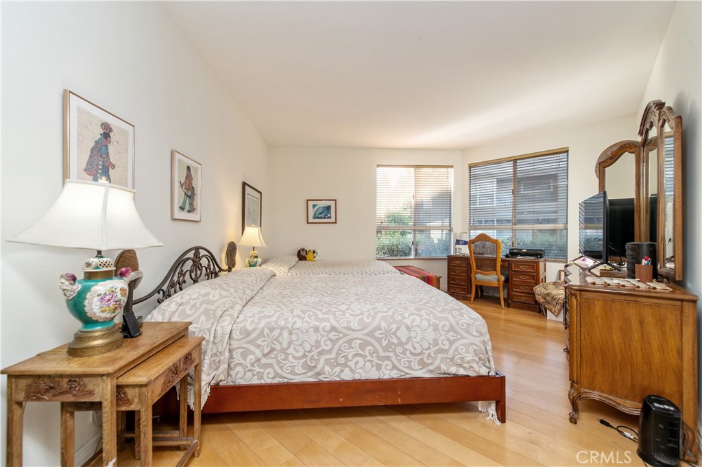 MLS #OC25264266 image #17