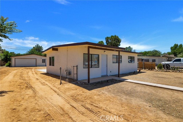 Image 3 for 16099 Pine St, Hesperia, CA 92345