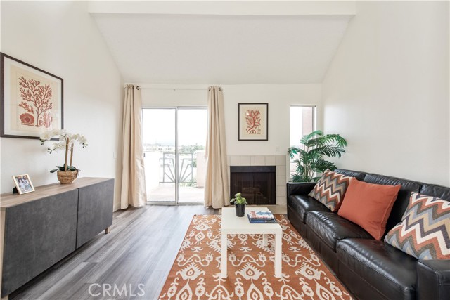 Detail Gallery Image 4 of 21 For 450 E 4th #416,  Santa Ana,  CA 92701 - 2 Beds | 2 Baths