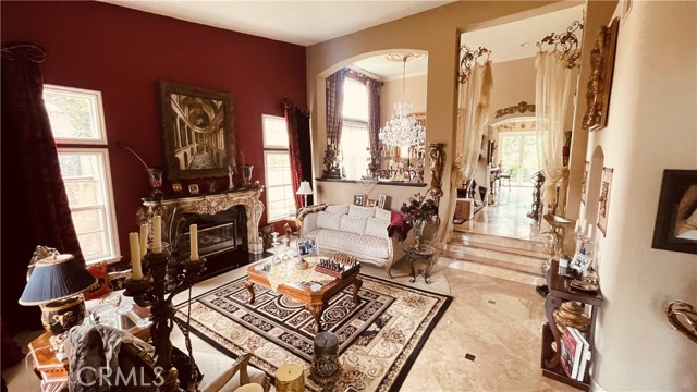 Image 2 of 25 For 732 S Rosecrest Cir