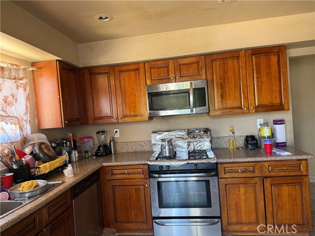 18571 Day Street, Perris CA: https://media.crmls.org/medias/341ac928-e7eb-45eb-b283-3a2ca2686a9d.jpg