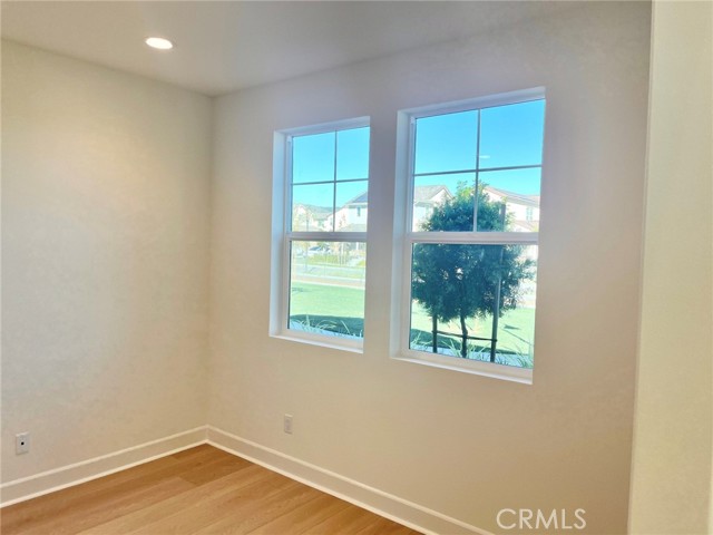 Detail Gallery Image 3 of 16 For 381 S Nevada Ave, Ventura,  CA 93004 - 3 Beds | 2/1 Baths