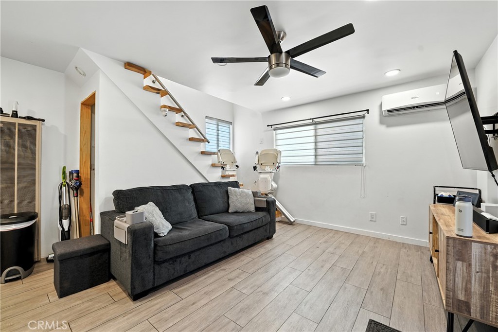 MLS #DW25183548 img 6