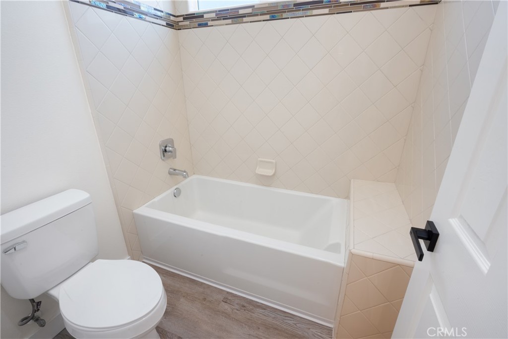 https://media.crmls.org/medias/341b023b-7129-4913-aea0-fb654698aac6.jpg?preset=X-Large