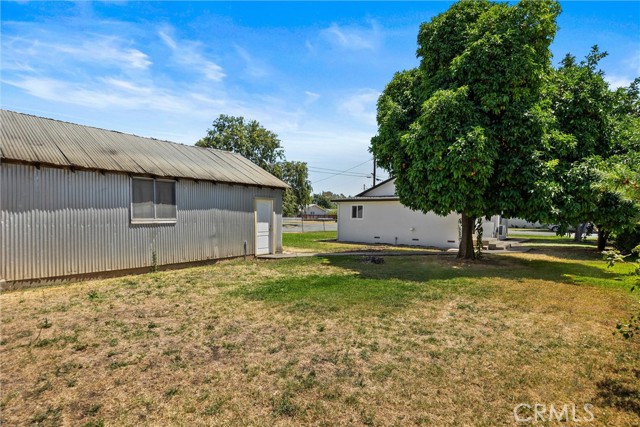 454 F St, Biggs CA: https://media.crmls.org/medias/341b9d76-23ad-46da-8052-126ebb61683d.jpg