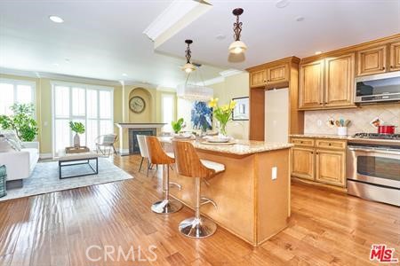 412 S Wilton Place, Los Angeles CA: https://media.crmls.org/medias/341bcf48-3c50-4417-b2d3-230efe1a32e1.jpg