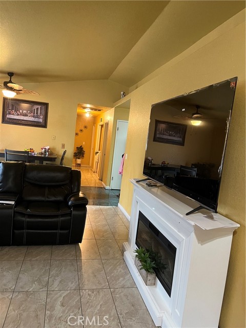 Detail Gallery Image 3 of 14 For 1395 Vine St, Atwater,  CA 95301 - 3 Beds | 2 Baths