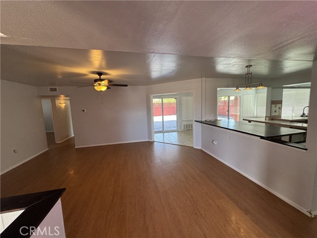Detail Gallery Image 9 of 22 For 25925 Roanoke Rd, Menifee,  CA 92586 - 3 Beds | 2 Baths