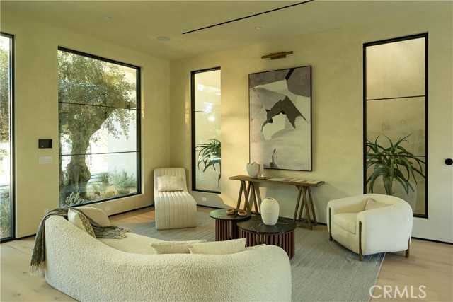 Detail Gallery Image 16 of 36 For 23340 Collins, Woodland Hills,  CA 91367 - 4 Beds | 4/1 Baths