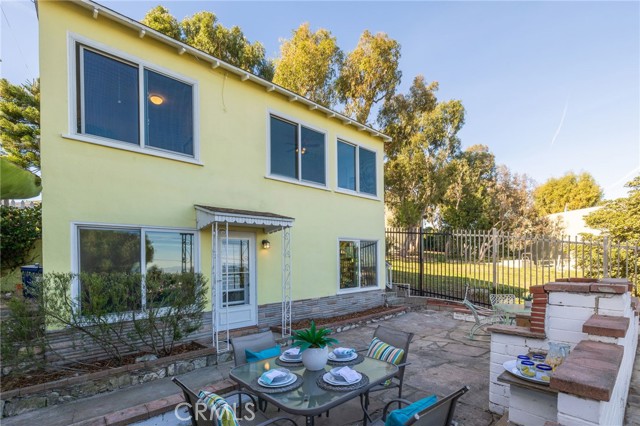 1550 Silver Street, Hermosa Beach, California 90254, 2 Bedrooms Bedrooms, ,1 BathroomBathrooms,Residential,Sold,Silver,PV23227070