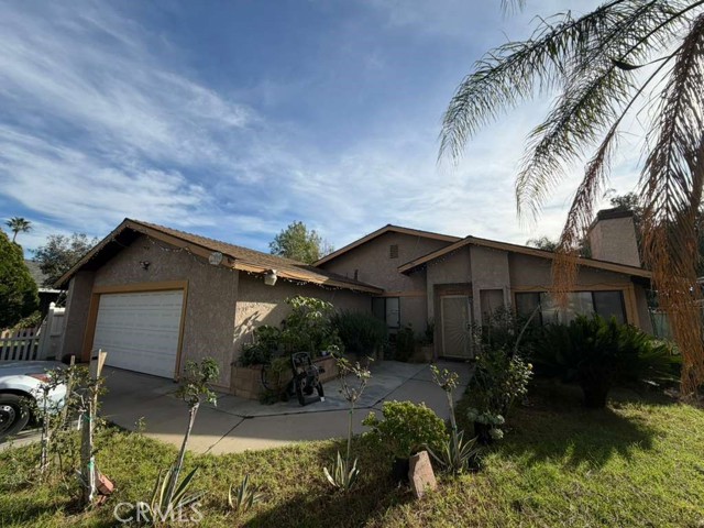 17053 Pinedale Court, Fontana CA: https://media.crmls.org/medias/341e82b7-36a7-423a-99d4-12d7ceb6d397.jpg