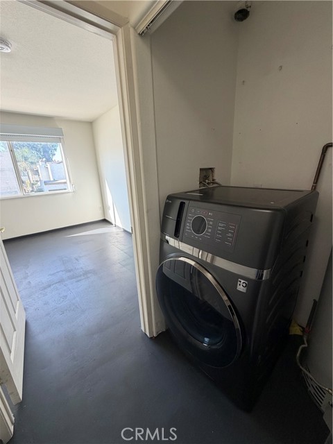 Detail Gallery Image 7 of 11 For 15455 Sherman Way #11,  Van Nuys,  CA 91406 - 2 Beds | 2 Baths